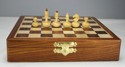 Wobble Upright 8" Chess Set