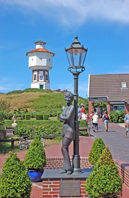Il monumento a Lili Marleen sull'isola tedesca di Langeoog. La 