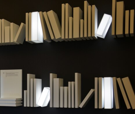 Symbolbild für ein Bücherregal